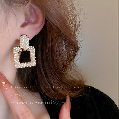 French retro metal style diamond pearl flower love earrings baroque temperament earrings light luxury earrings wholesale