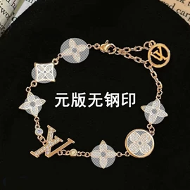 项链;戒指;手链