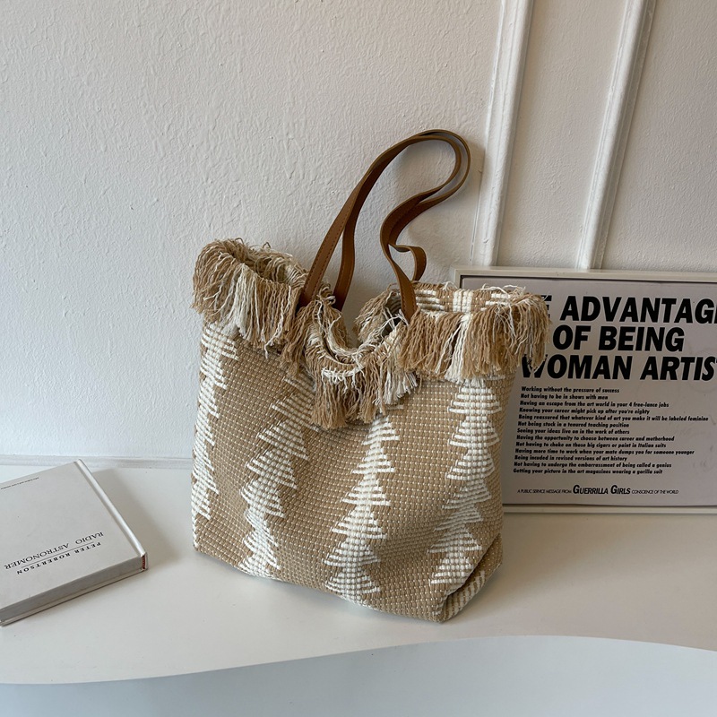 Bolsa de moda de gran capacidad de hombro, bolso casual para mujeres, verano 2023 nuevo nicho de diseño de moda tote