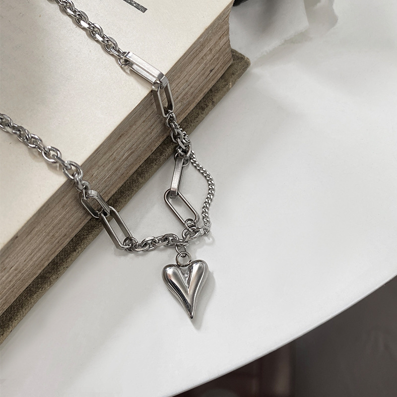 Ig Style Hip-hop Heart Shape Titanium Steel Pendant Necklace display picture 1