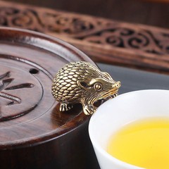 Creative handmade antique copper-plated copper solid small hedgehog tea pet tea play tea ceremony tea set accessories small ornament