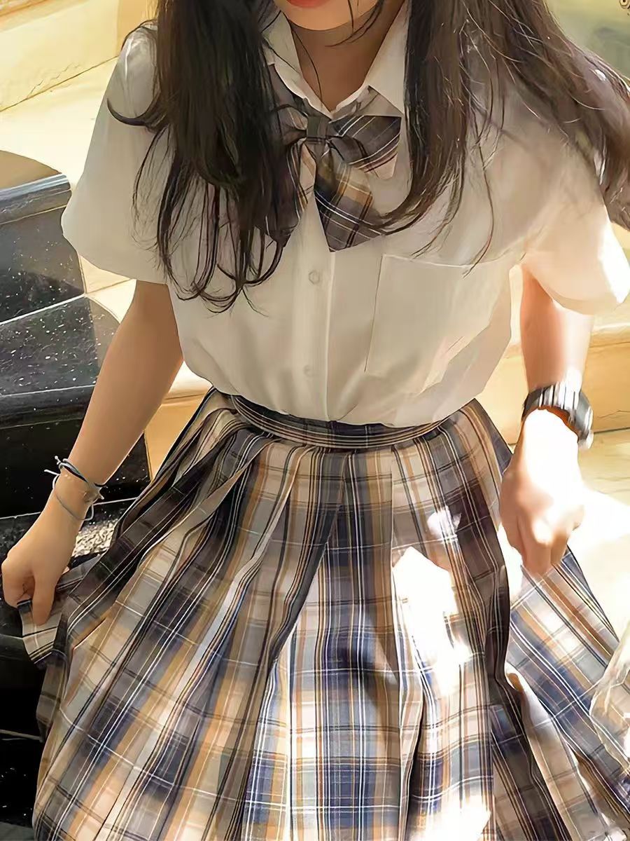 Маленький мишка (отдельная клетчатая юбка)