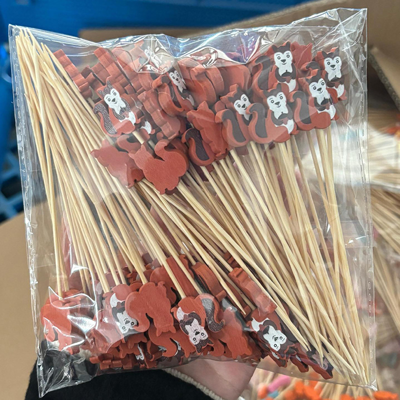 Nuevo producto decoración palo de bambú 100 piezas/paquete de fruta de dibujos animados lindo palo de bambú palo de hamburguesa palo de cóctel palo de bocadillo Amazon
