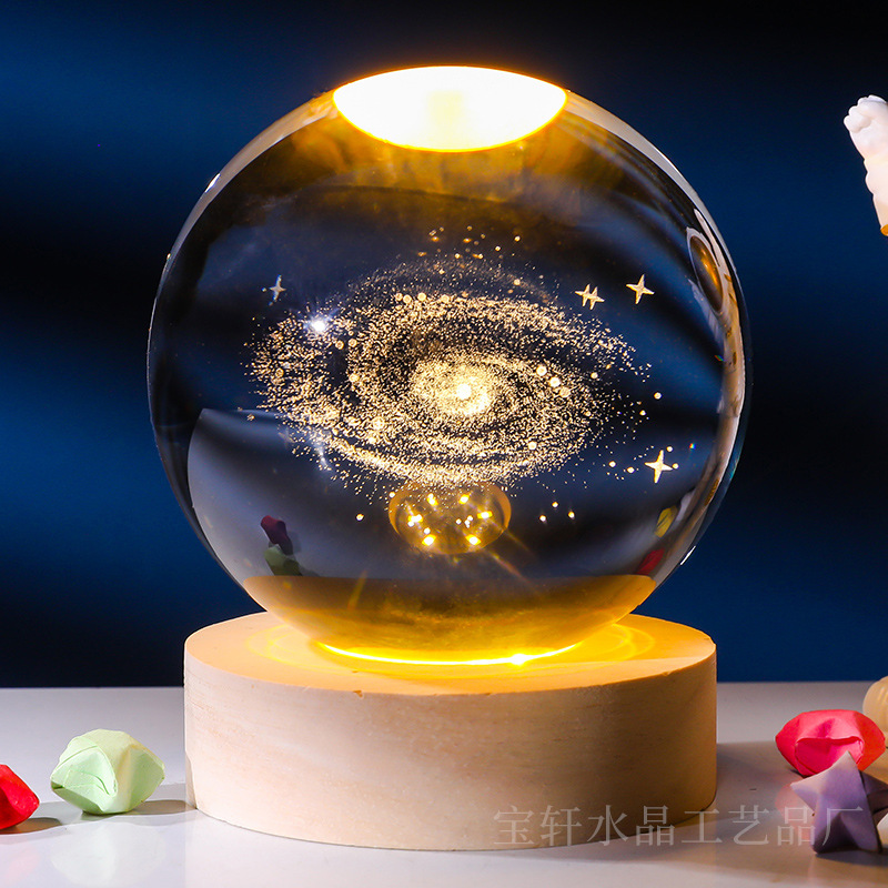 Bola de cristal al por mayor galáctica bola de cristal tallada interna 520 Qixi Navidad noche lámpara adornos de cristal