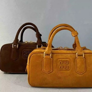 ��Ʒ�W�tͬ��r�аٴ���Ƥ�q���İ���С�OӋ�μ�б�����Ů