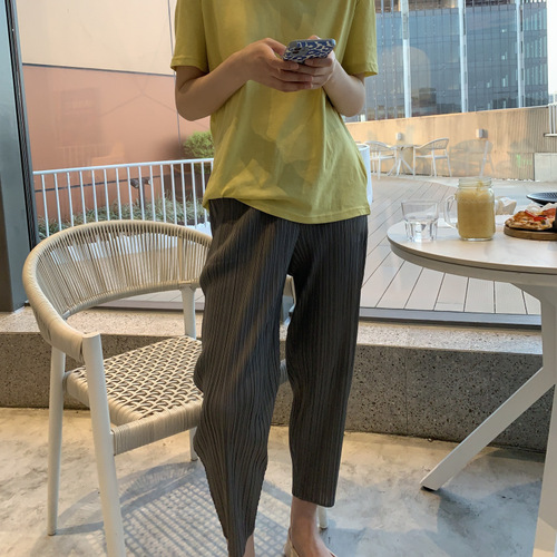 Women's Ice Silk Harem Pants 2025 Summer New Slimming 9-inch Ankle Boot Pleated Pants Grandma Casual Pants Trendy