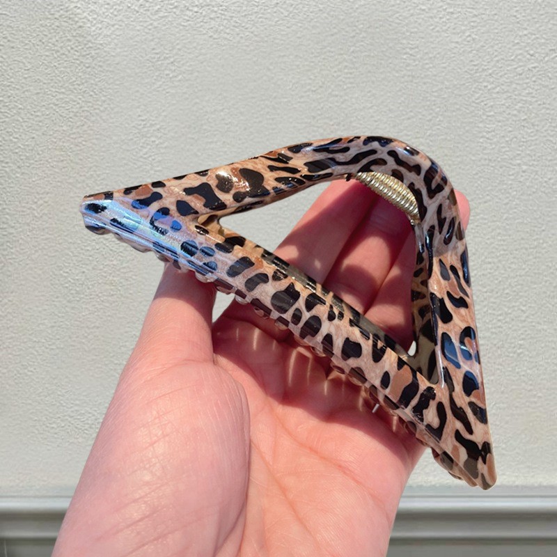 High-end leopard print triangle