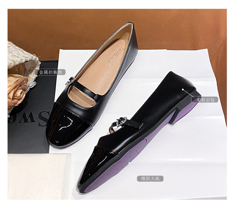 Giày Mary Jane nữ mũi tròn gót thấp 1–3 cm, quai ngang đính khóa trái tim phối màu — Bạc (đáy phẳng), Màu đen (đế bằng) chi tiết 5