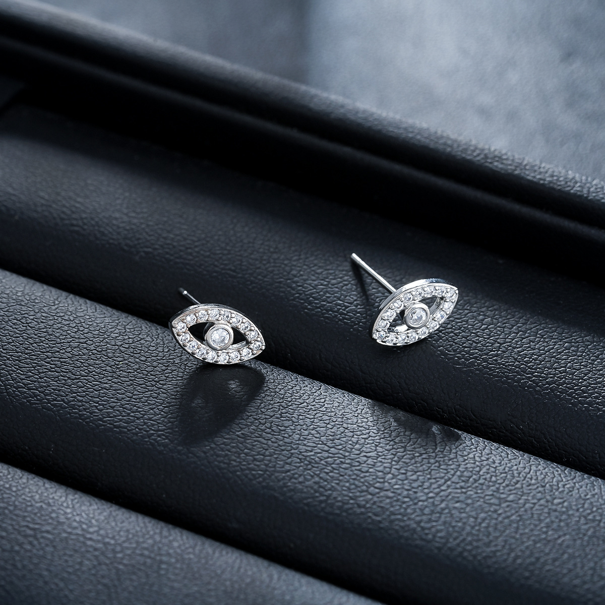 Cool Men’s Stud Earrings, Minimalist Stainless Steel Ear Studs_voghion.com
