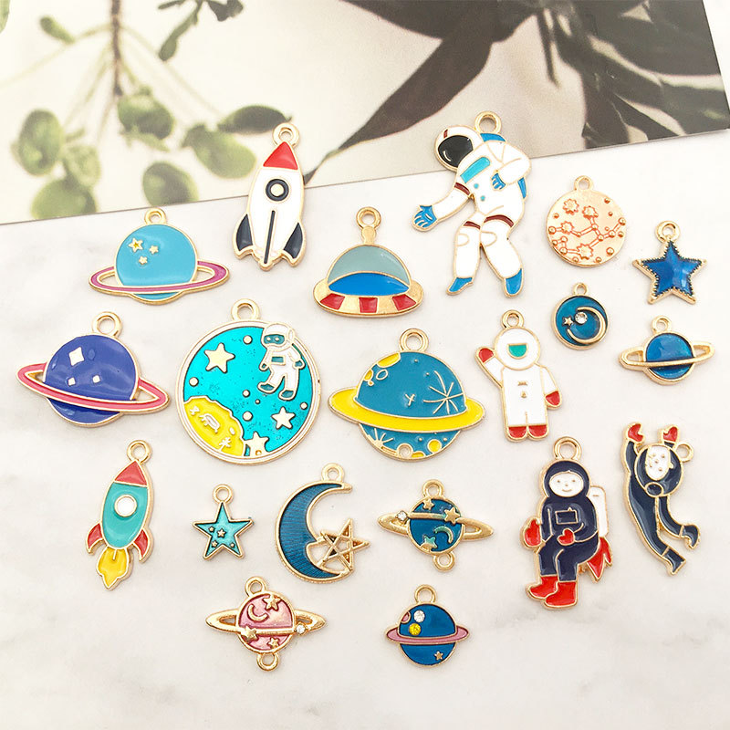 20 PCS/Package 20mm Alloy Astronaut Rocket Planet Polished Pendant display picture 2