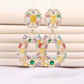 耳钉;耳环;项链