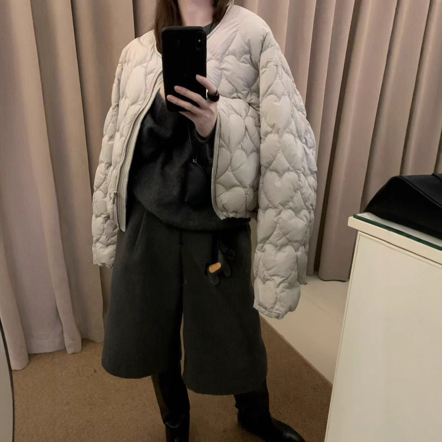 2025 New Women's Short down Jacket with Stand Collar, Thickened and Warm White Duck down Coat, Fashionable Versatile Heart-Shaped Puffer Jacket