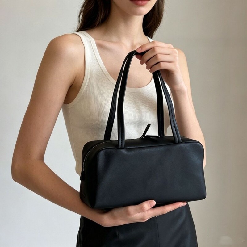 2026 New ROW Autumn/Winter Niche Design Top Layer Cowhide Single Shoulder Underarm Bowling Bag with a High-End Commuting Feel