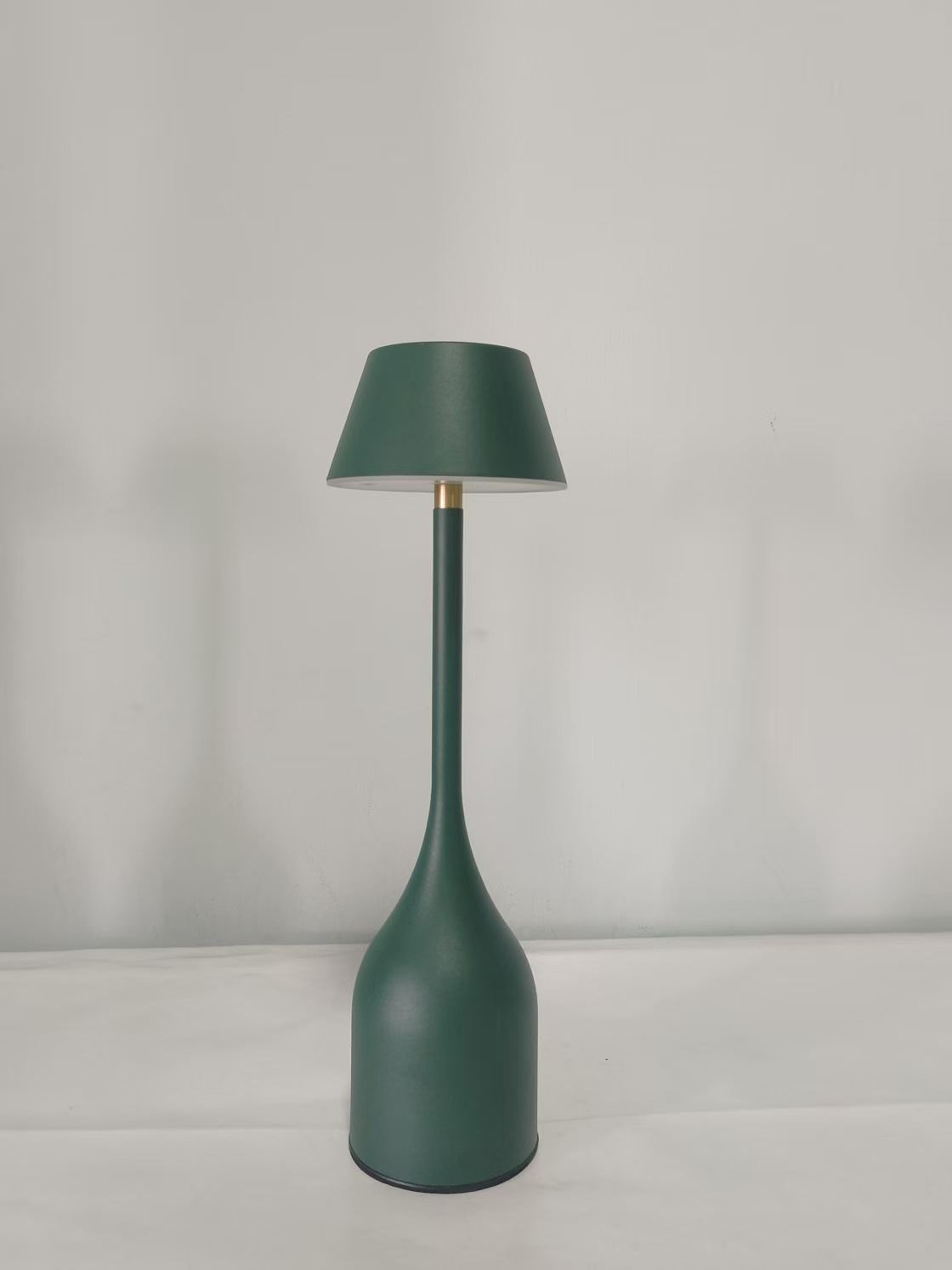 Mesa de centro de mármol nórdico simple, sala de estar, mesa de esquina de hierro forjado personalizada, mesa de centro, mesa pequeña creativa, mesa pequeña, mesa redonda pequeña