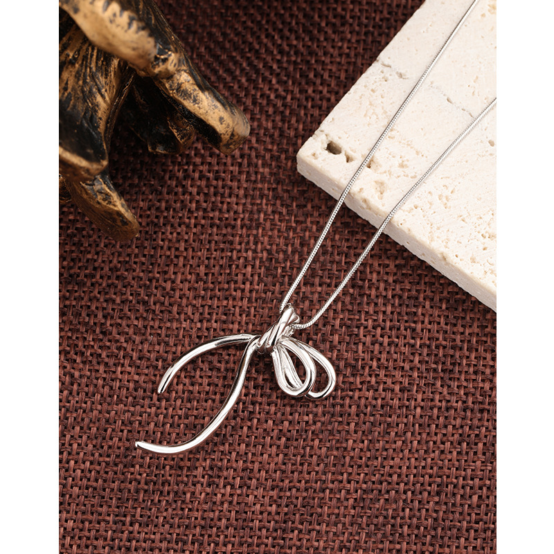 925 líneas de plata esterlina collar de arco de moda de verano femenina versátil in lujo ligero de alto nivel collar de collar de clavícula