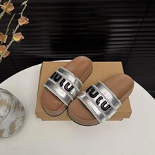 �W�tһ����Ů�⴩2025���ļ��¿�ܛ����Ů�L��ȹ��ƽ��ɳ������Ь