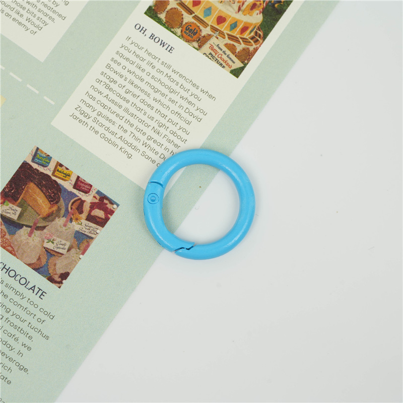 Macaron 23mm colgar chapado bobina de color caramelo abertura de resorte pequeño redondo hebilla de metal accesorios de joyería