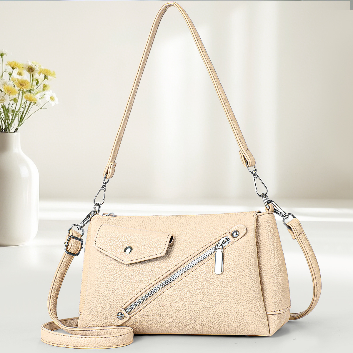2025 nuevo bolso de mensajero de gran capacidad de estilo perezoso de moda simple y versátil, hombro ligero de moda