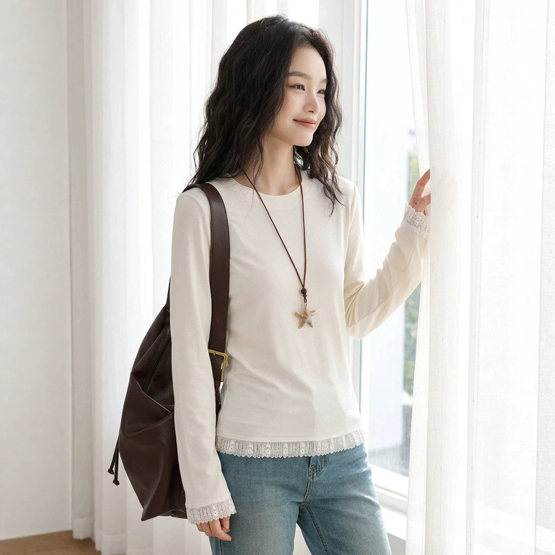New Spring and Autumn Lace Trim Round Neck Long Sleeve Top for Women, Versatile White Base Shirt with Delicate Design, Gentle Style Blouse