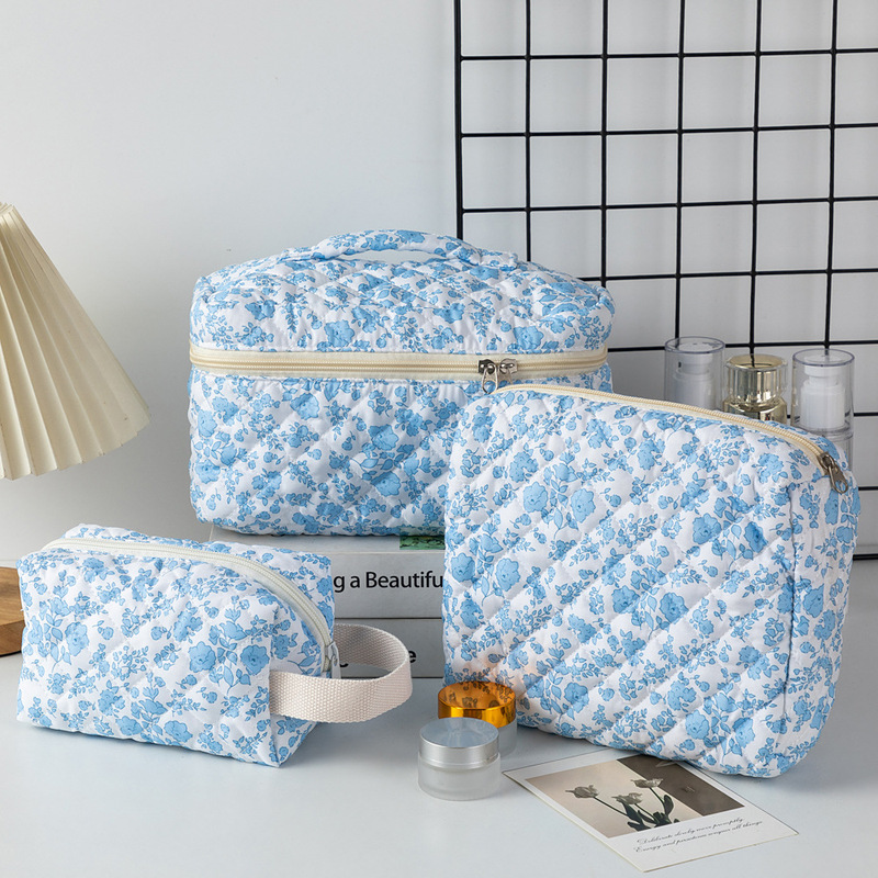 2026 Cute and Fresh Cotton Makeup Bag, Niche Portable Toiletry Storage Bag, Floral Ins-Style Cute Box Bag