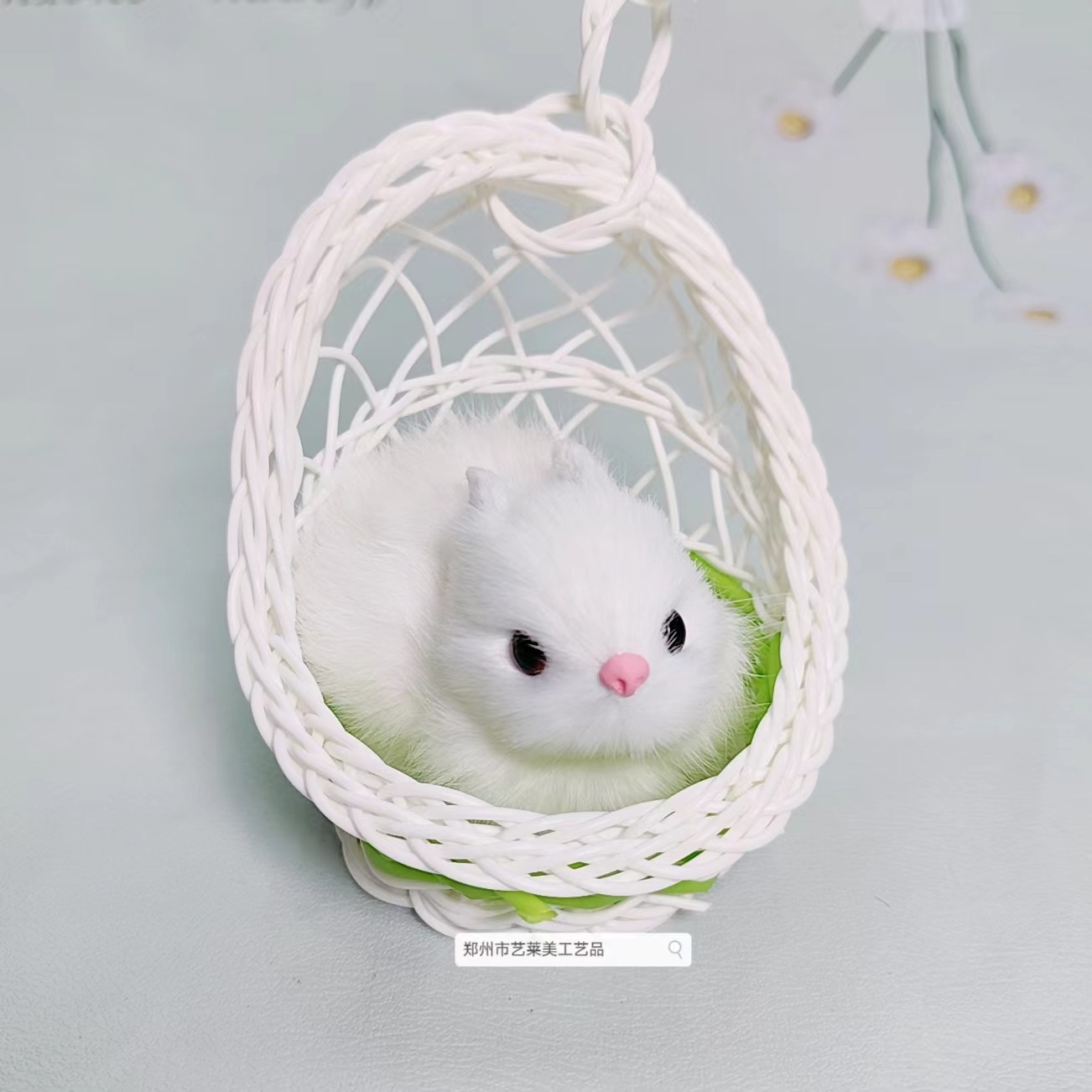 녹색 교수형 바구니 토끼