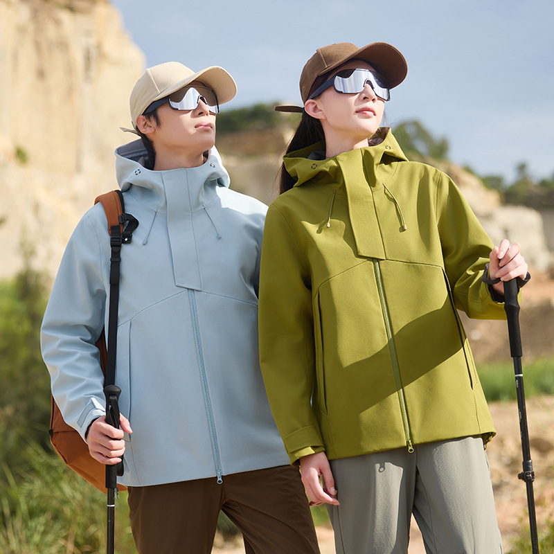 High-End Fully Taped Waterproof and Fleece-Lined Thermal Outdoor Mountaineering Jacket for Men and Women, Customizable with Group Logo