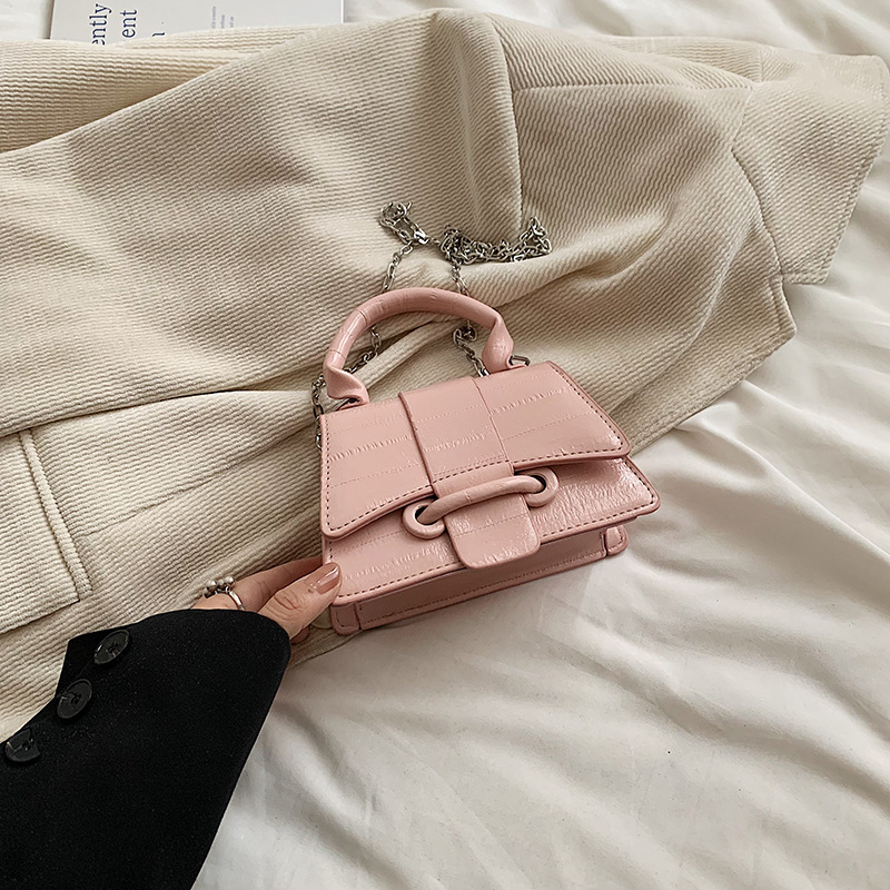 Bolso de mujer de anguila plateada 2024, nuevo estilo de moda de alta calidad, bolso de hombro de cadena, bolso compacto y exquisito.