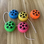 3.8CM足球溜溜球地摊玩具批发yoyo塑料儿童拉线悠悠球绳