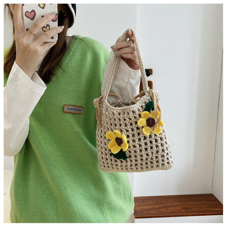 Women's Medium Straw Flower Streetwear Open Shoulder Bag display picture 6