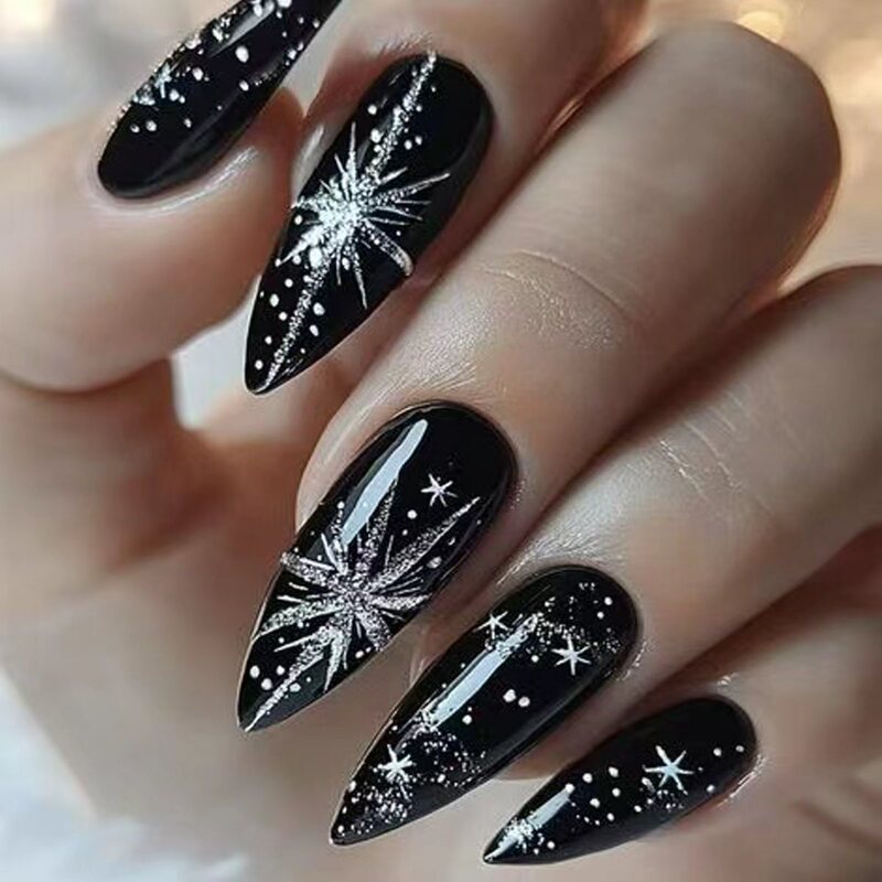 24 Pieces of Christmas Black Base Autumn and Winter Large Snowflake Manicure Almond Nails Removable Wearable Nail Patches