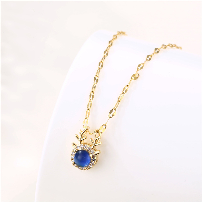 Zircon Necklace Female Forest Deer Christmas Temperature Change Color Pendant Clavicle Chain Set display picture 3