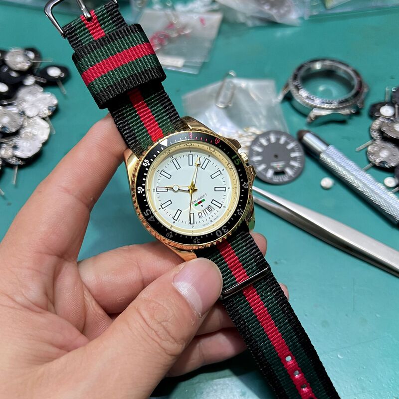 2019 new cloth with fashion casual men's and women's watches AliExpress best selling waterproof calendar watches foreign trade explosions