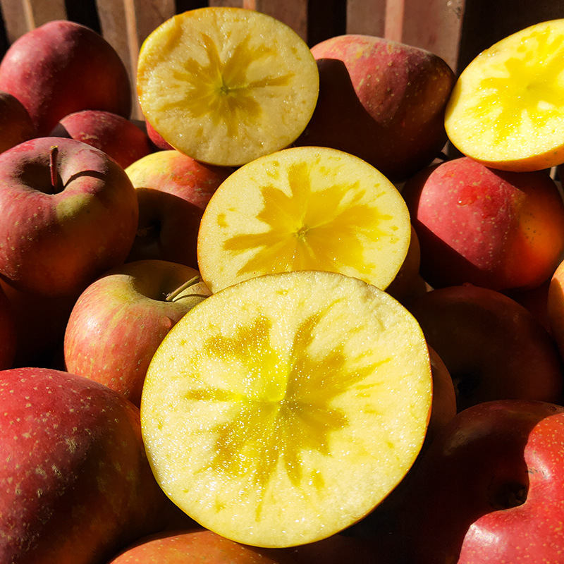 Fresh Fruits from Daliangshan, Seasonal Sichuan Yanyuan Alpine Red Fuji Rock Candy Heart Apples, Whole Box Direct Batch