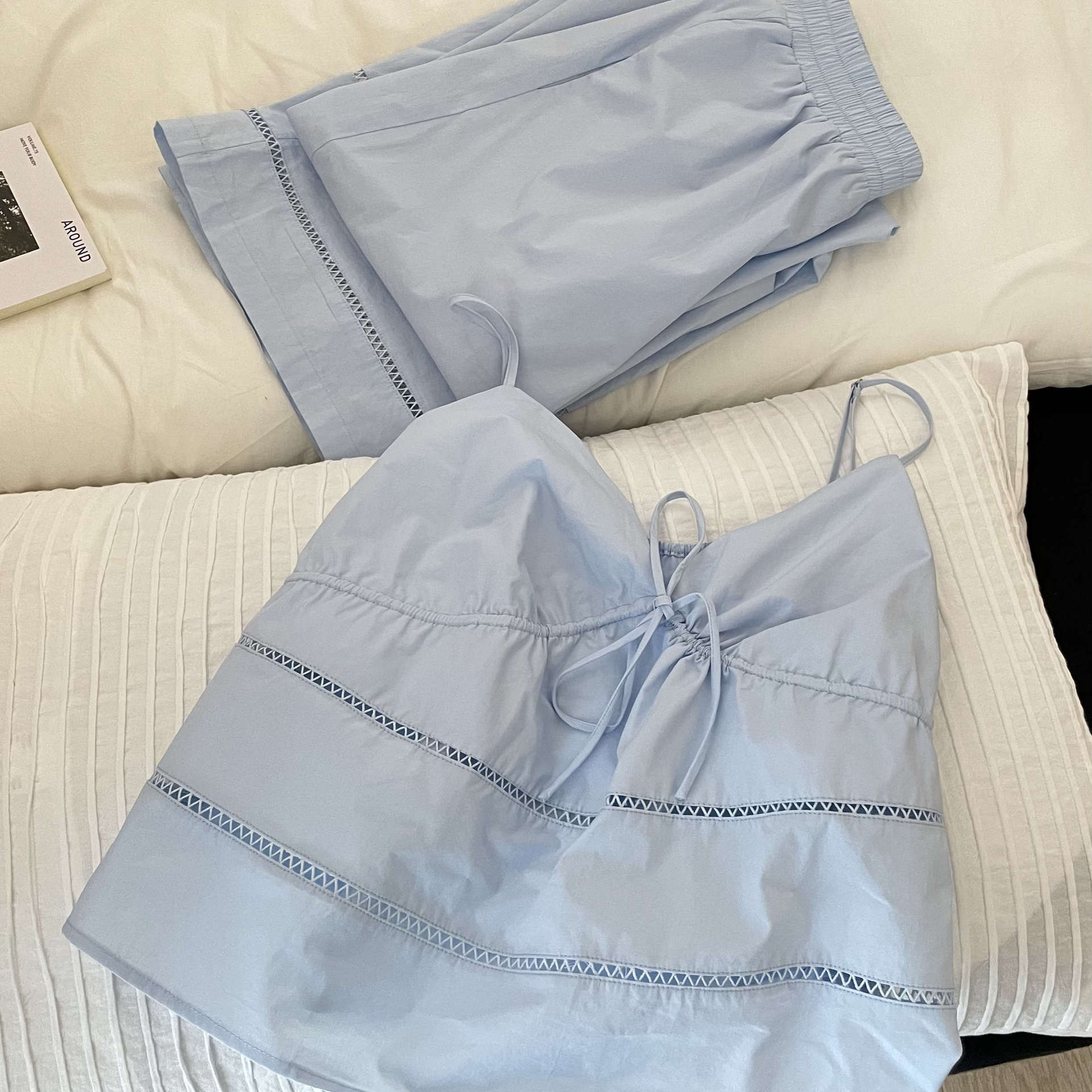 Pijamas de tirantes huecos puros coreanos estilo de verano para mujer 2025 nuevo estilo cómodo chaleco casual pantalones traje de servicio a domicilio