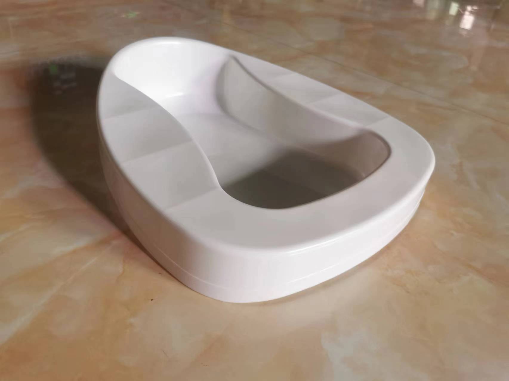 Plastic bowel