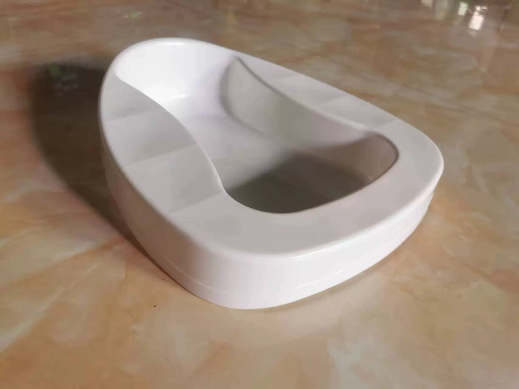 Plastic bowel
