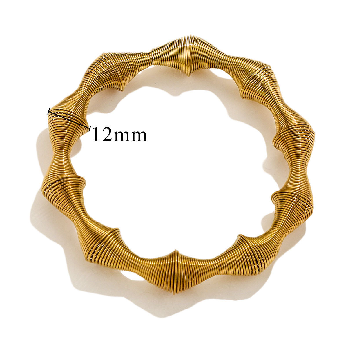 Europa y los Estados Unidos transfronterizos nuevos aberturas de acero de titanio chapado en oro pulseras de malla de acero inoxidable ajustable en forma de C pulseras de acero inoxidable para hombres y mujeres al por mayor