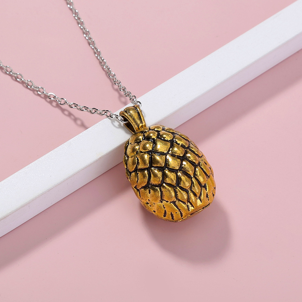 Fashion Street Shooting Fruit Golden Pineapple Pendant Necklace Accessories display picture 1