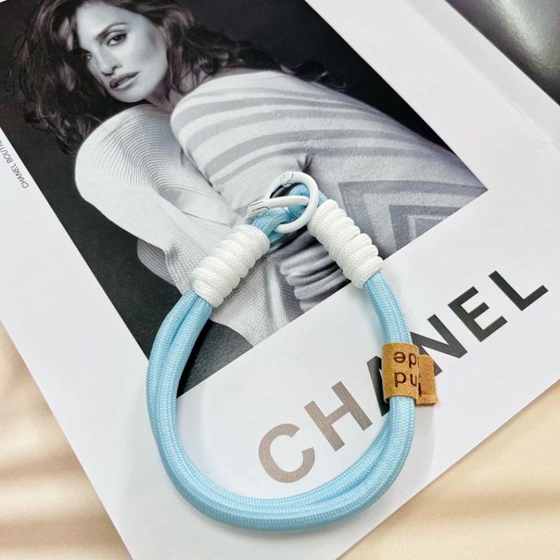 하늘색 밧줄 + 웃는 얼굴