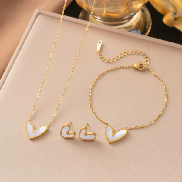 2026 New Model Light Luxury Niche Design White Asymmetrical Heart Necklace Elegant Titanium Steel Clavicle Chain Jewelry Set