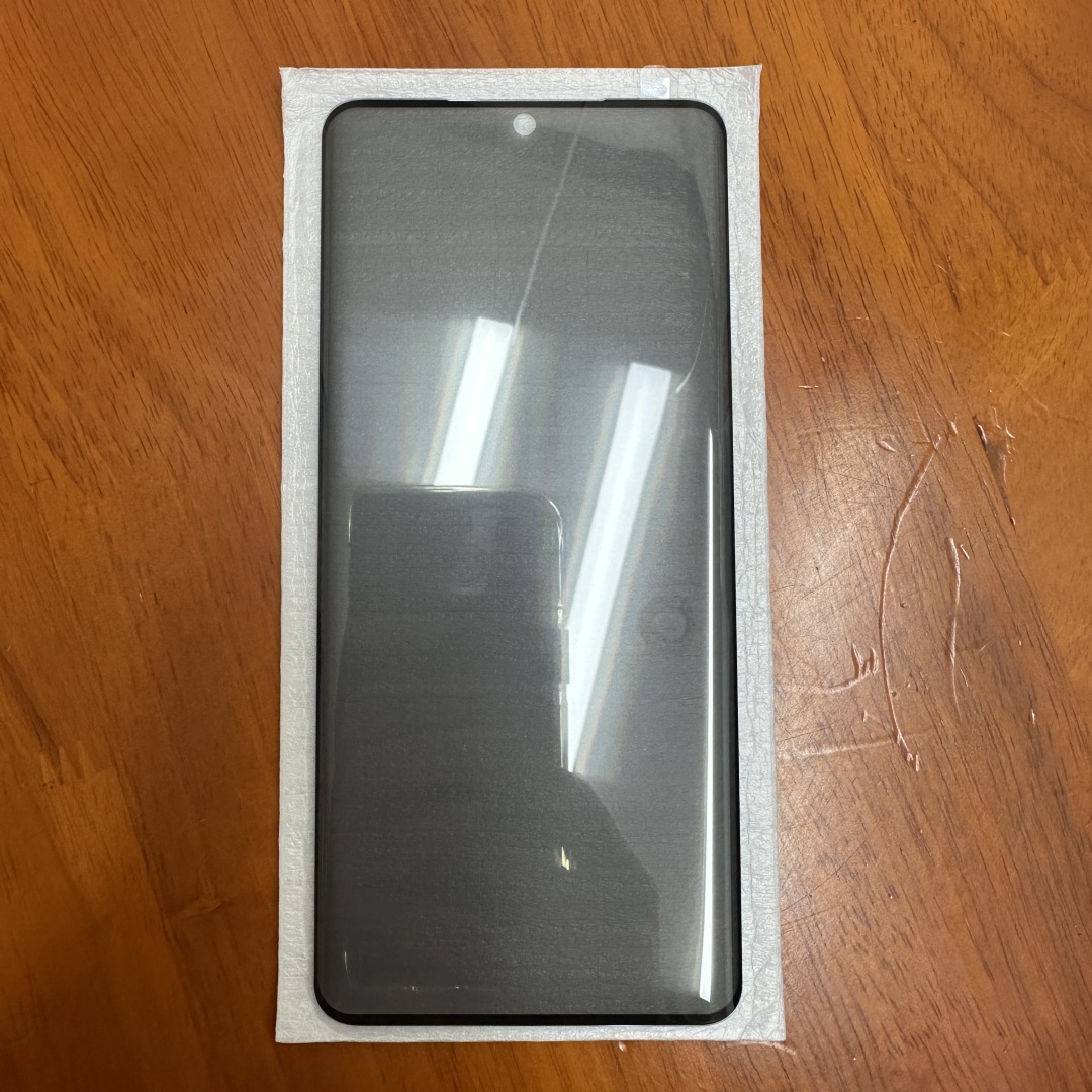 Curved edge glue [anti-peep]