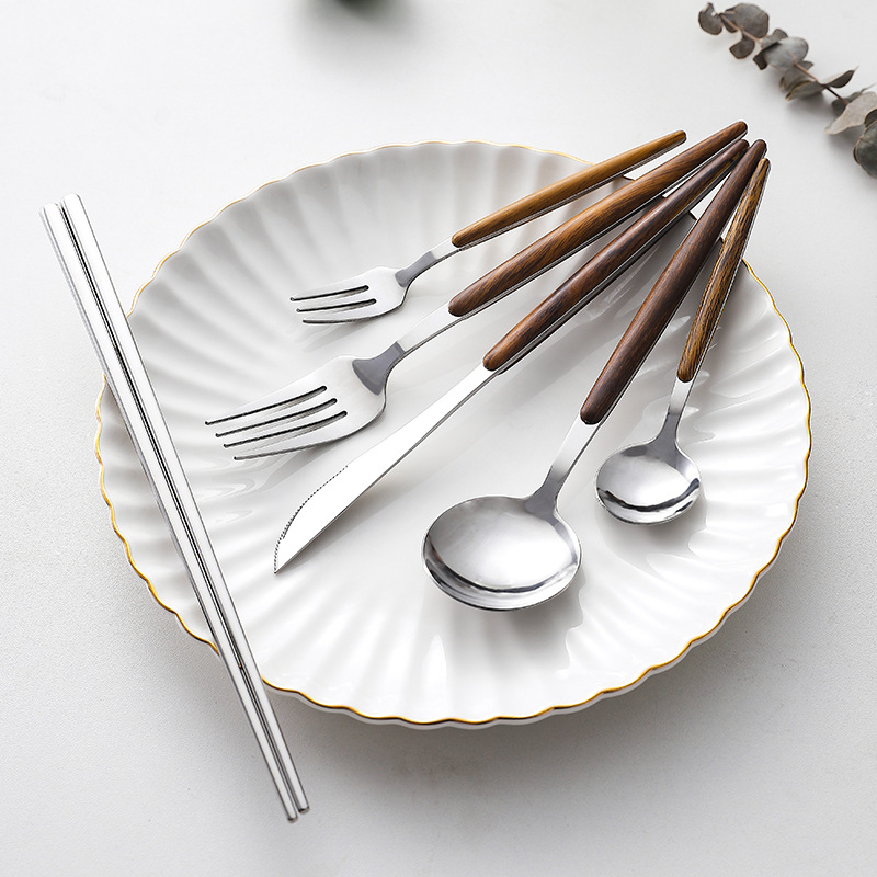 Acero inoxidable creativo grande tamaño pequeño cuchillo y tenedor hogar Hotel vajilla palillos chinos mango de madera occidental filete tenedor cuchara de postre