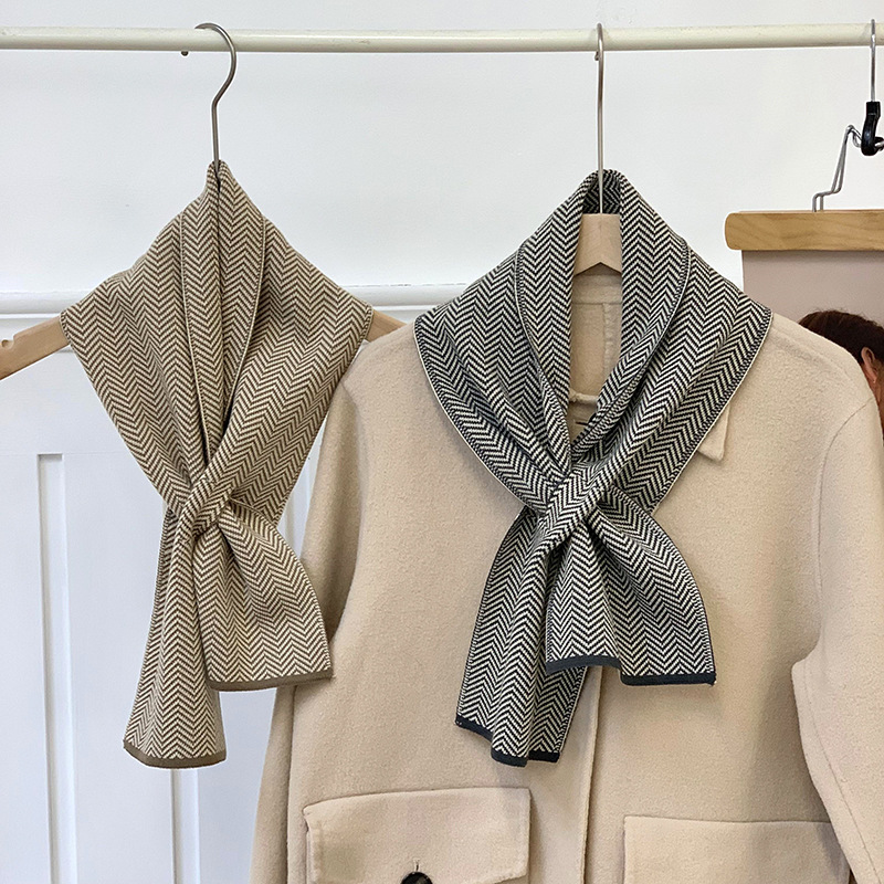 Bufandas de otoño y invierno sensación de atmósfera nueva personalidad coreana ondulada cruzada collar perezoso engrosado bufandas cálidas al por mayor