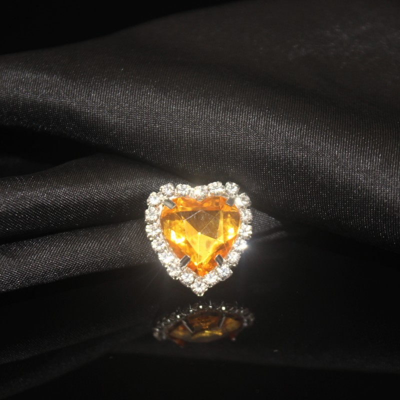 40g Weight Crystal buckle Jewelry Making Type 18 * 20mm Jewelry Making Size Rhinestones Inlay Material DIY Jewelry Accessories Classification 10 PCS/Package Quantity Metal Material Heart Shape Pattern Polished Finish Plating, Inlay Design IG Style, Shiny Style 10 PCS/Package 18 * 20mm Metal Rhinestones Heart Shape Polished Crystal Buckle 10