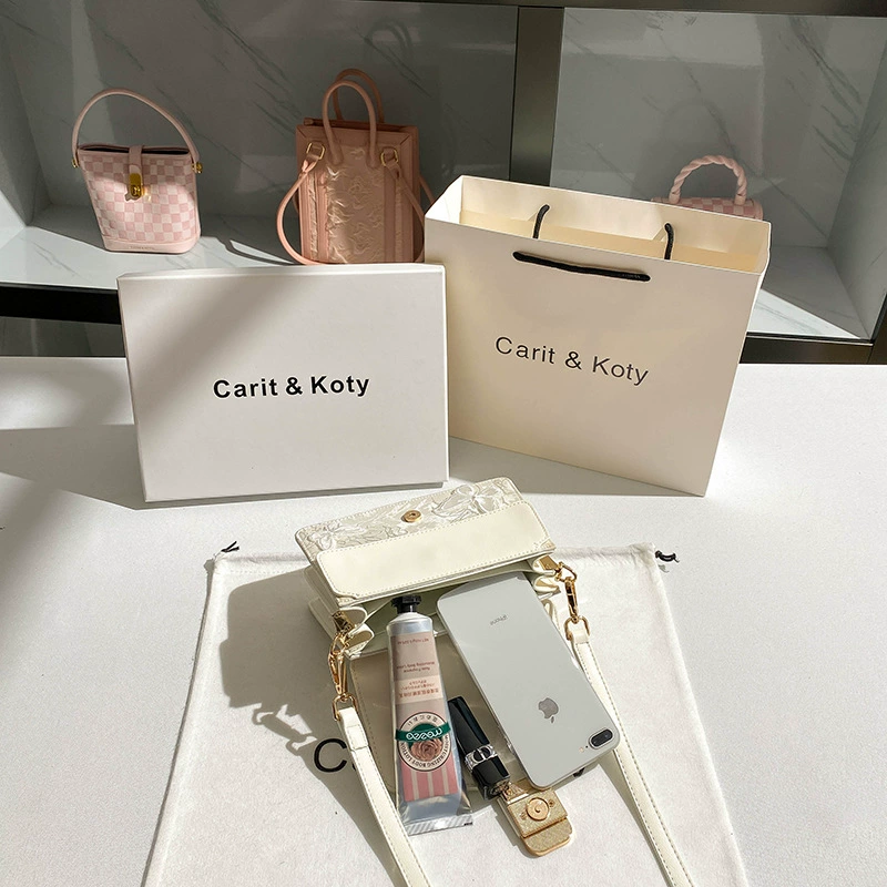 Woven bag, high-quality style, with embroidery