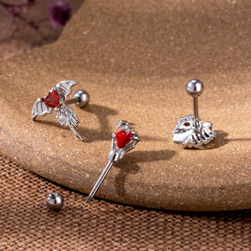 Nuovo Halloween Party Fashion Cartilagine Orecchio Rosso Zircone Cuore Pipistrello Viti Borchie a sfera intrecciate_voghion.com
