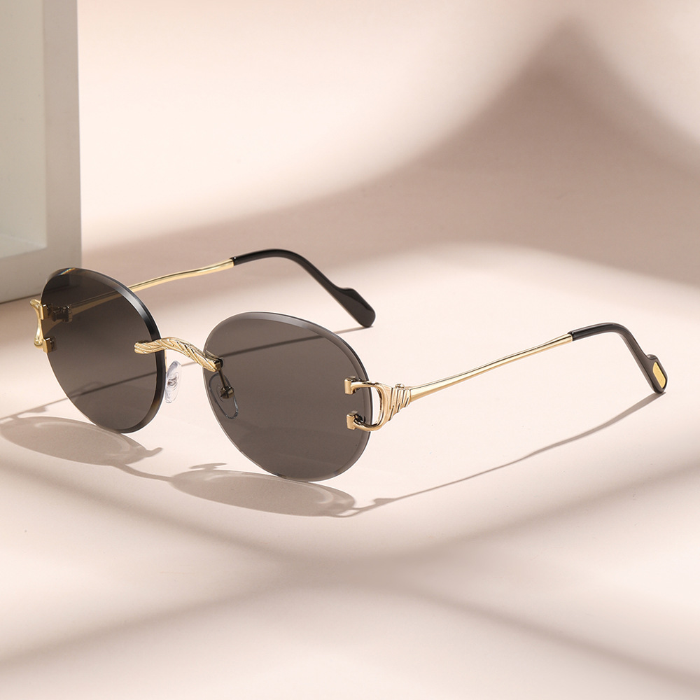 Women's universal sunglasses for face sculpting, visually slimming