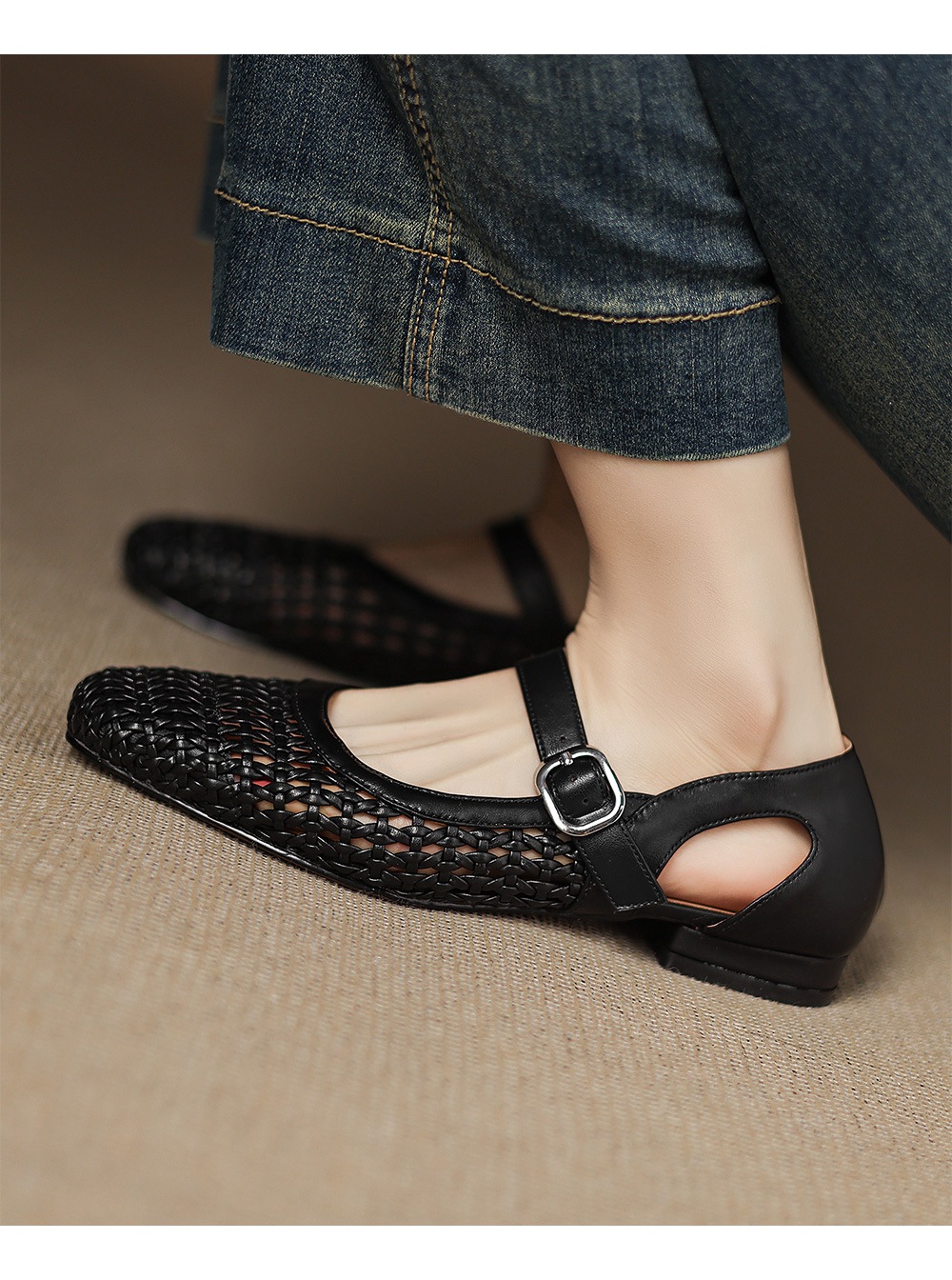 Dép sandal nữ quai ngang đế thấp mũi vuông da bò dệt kiểu La Mã — đen chi tiết 12