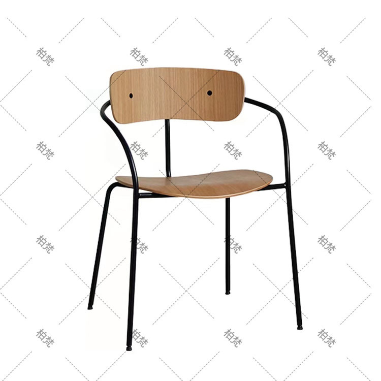 Mesa y silla de mesa