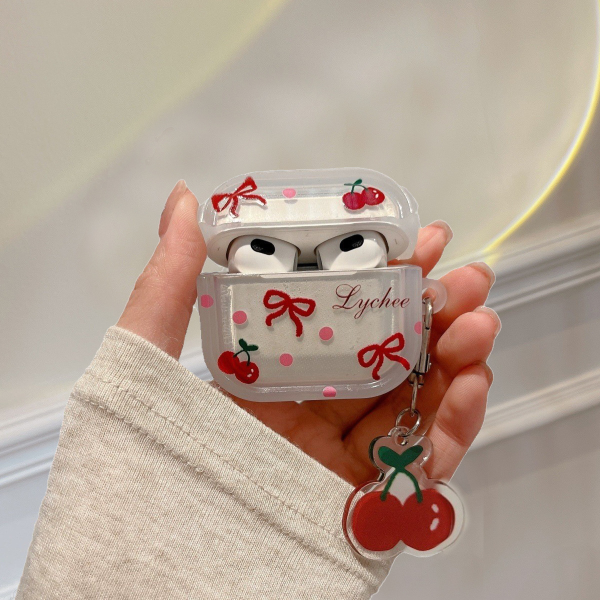 Защитный чехол для AirPods с подвеской вишня